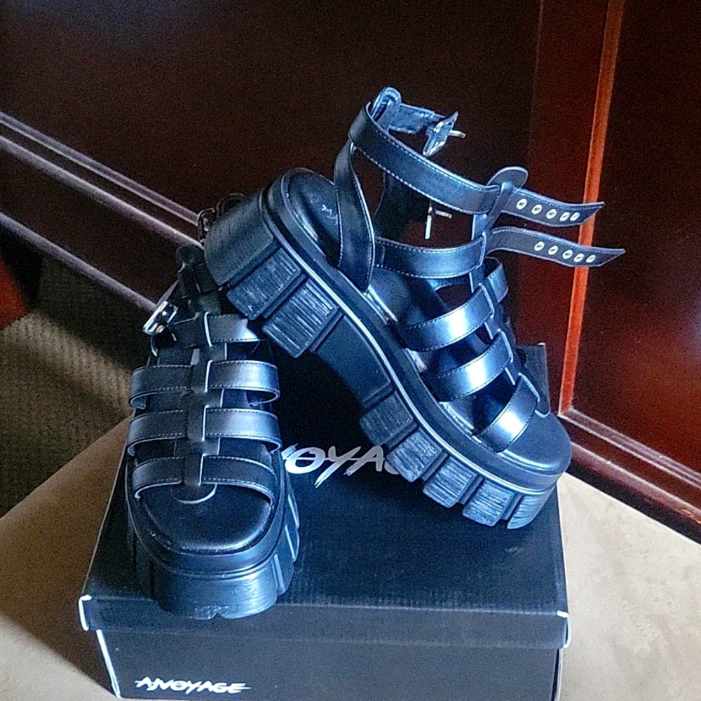 New Black platform sandals
